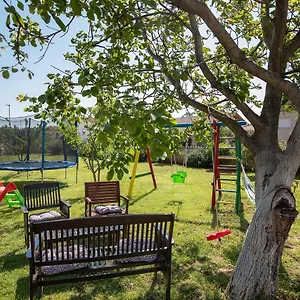 Dadic With Parking & Playground Medulin